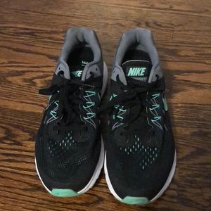 Nike black and teal sneaker, size 9.5